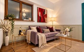 Highline Downtown Residences 6 Persons Family Apartment